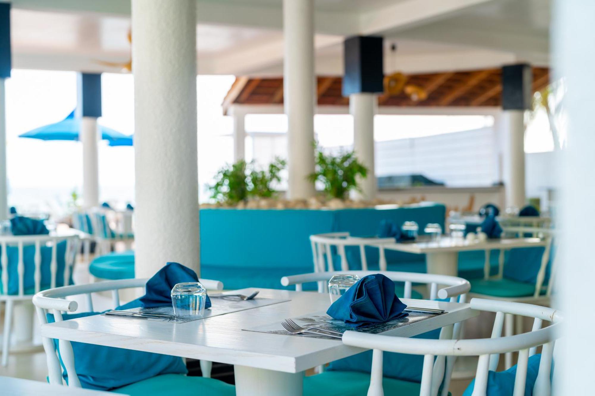 Hotel Africa Queen Сомоне Екстериор снимка
