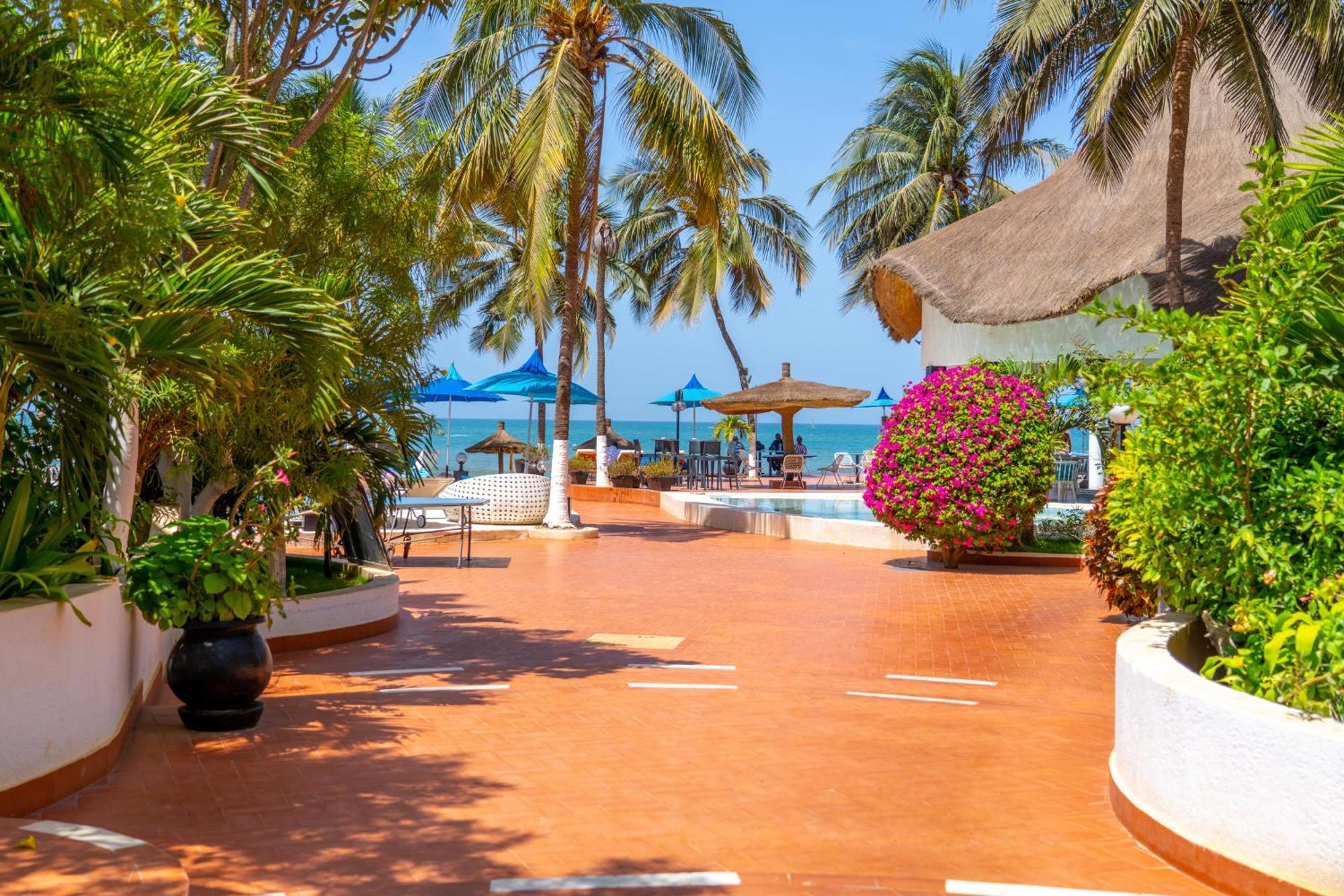 Hotel Africa Queen Сомоне Екстериор снимка