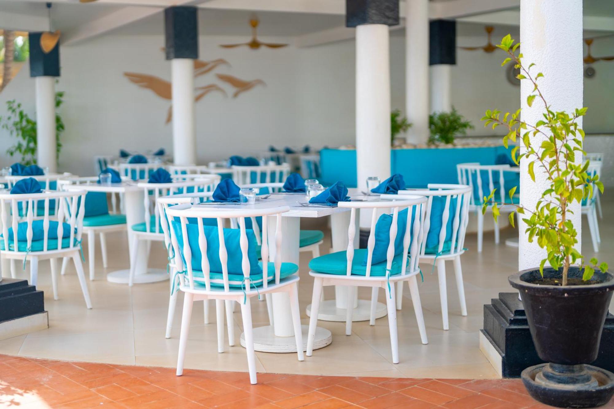 Hotel Africa Queen Сомоне Екстериор снимка